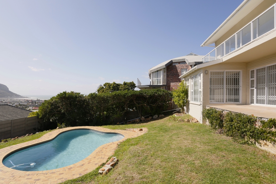 To Let 3 Bedroom Property for Rent in Fish Hoek Western Cape